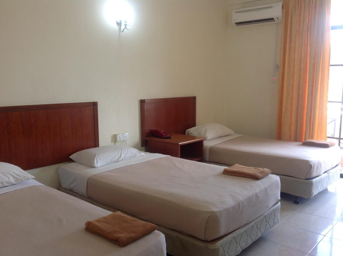 Tanjung Demong Beach Resort Кампунґ-Куала-Бесут Екстер'єр фото